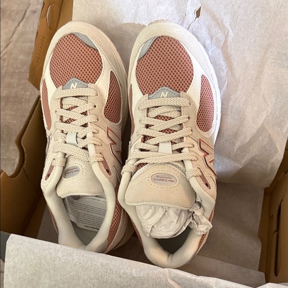 New Balance 2002R sneaker main image 0